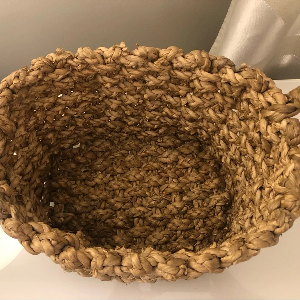 Thick rustic basket weave basket 🧺